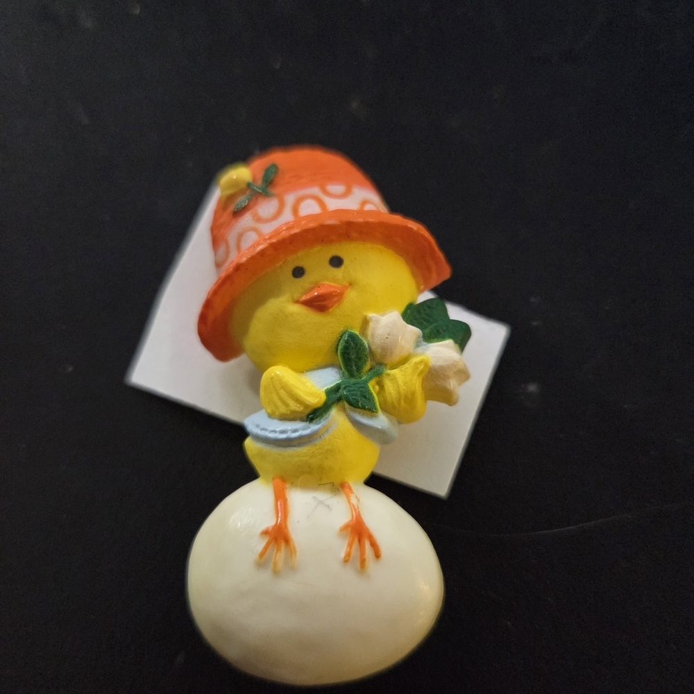 Vintage Hallmark Brooch PIn Easter Chickery Chick Egg 1975 Holiday